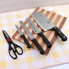 5 cutting tools in kitchen